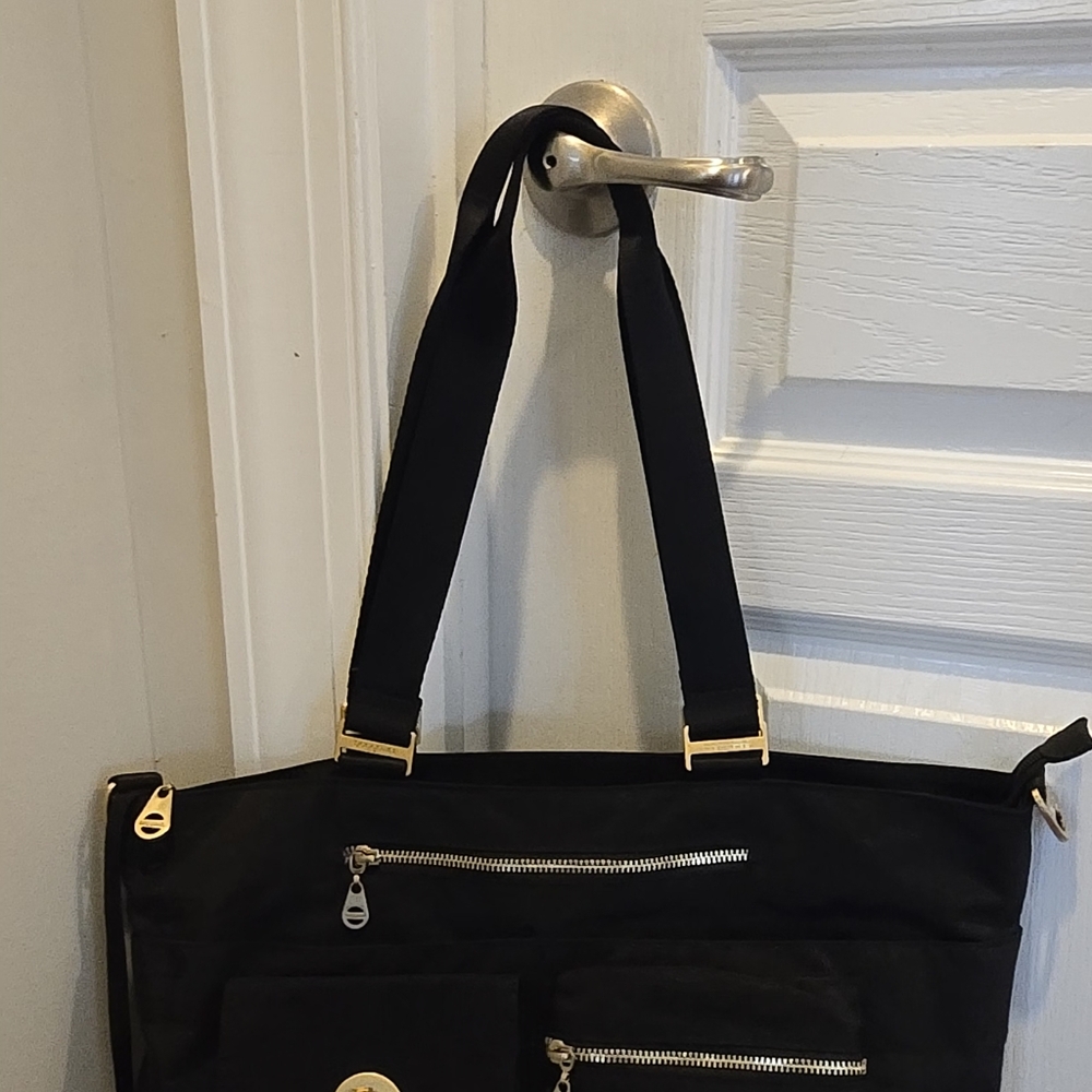 Baggallini Tulum Black Tote Travel Bag Handbag Zip - Picture 3 of 16